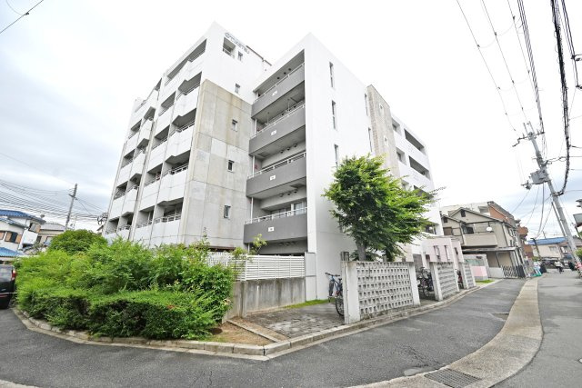 パレ新伊丹の外観|阪急「新伊丹」駅徒歩17分×2024年9月室内リフォーム済！南向き、5階部分で眺望良好です！即日ご案内可能◎皆様からのご連絡を心よりお待ちしております。