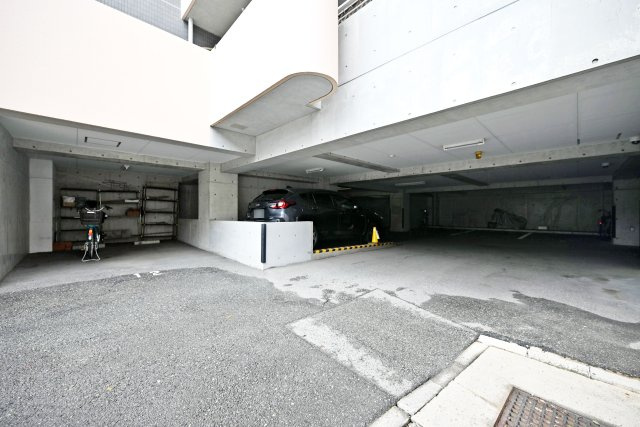 パレ新伊丹の駐車場|駐車場：分譲駐車場のみ