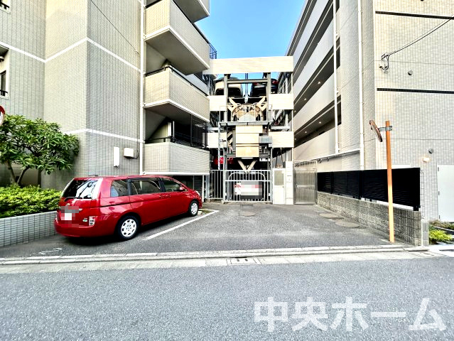 エヴァーグリーン立石の駐車場|【敷地内駐車場】最新の空き状況や費用などの詳細は担当スタッフまでお問い合わせください。