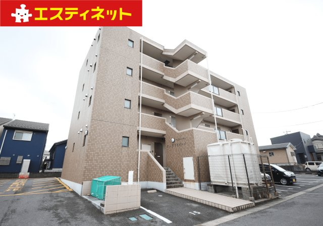 アルファ青山の外観