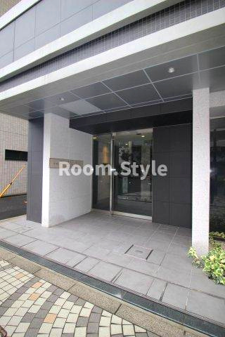 オープンレジデンシア神楽坂並木通りのエントランス