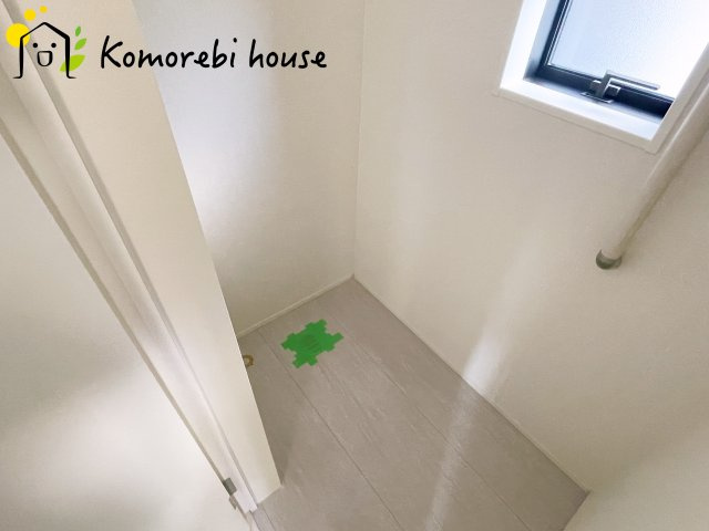 鴻巣市大芦　新築一戸建て　グラファーレ　01のランドリースペース