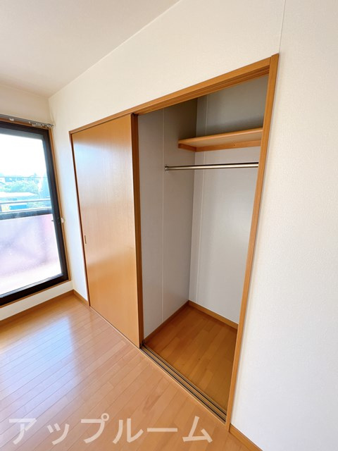 春日井市大留町８丁目のアパートの収納
