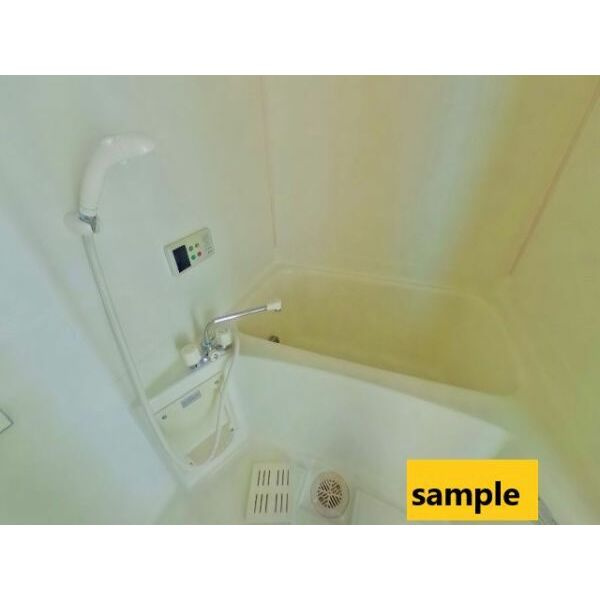 春日井市大留町８丁目のアパートの浴室