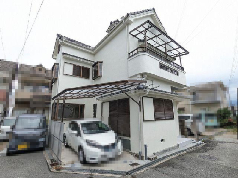 大峰元町2丁目　中古一戸建ての外観|新しい生活にいかがでしょうか？外観はお住まいの顔になります。こだわりたいポイントですね。外壁塗装や屋根塗装のご相談も承っております。
■現地内覧・資金計画相談・住宅ローン相談もお問合せ受付中■