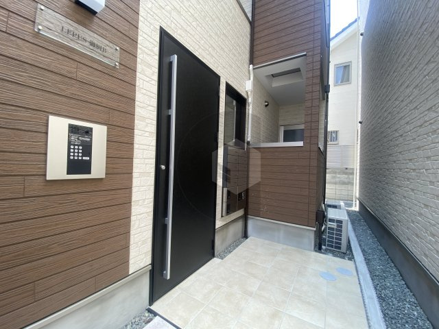 LEPUS御厨Bのエントランス