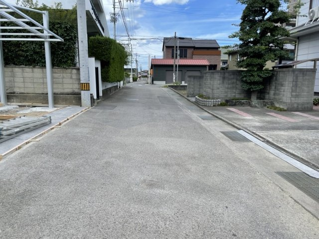 庄内町4丁目　売土地の前面道路含む現地写真