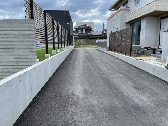 庄内町4丁目　売土地の前面道路含む現地写真