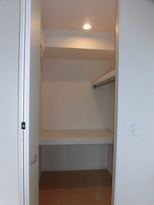 ブライトコート花繰 C棟|Ｃ105 ウォークインクローゼット