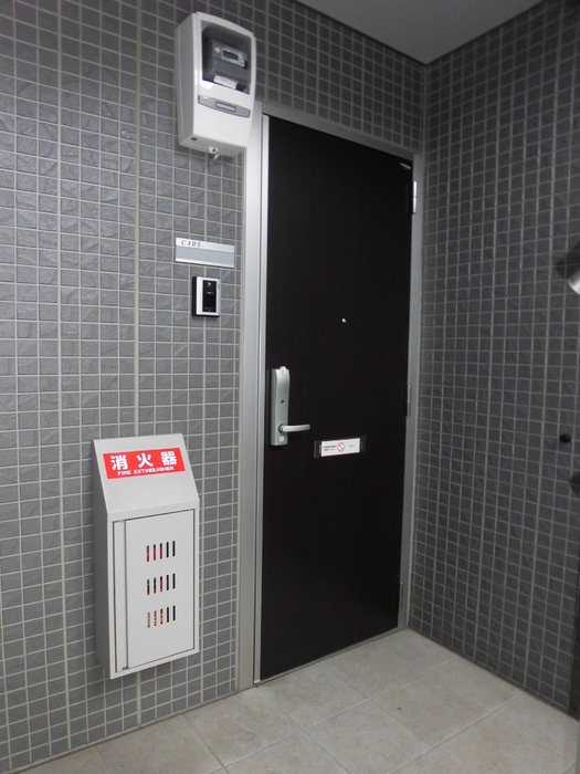 ブライトコート花繰 C棟の玄関|Ｃ105 玄関