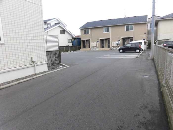 ガレンド吉尾 A棟の駐車場|駐車場