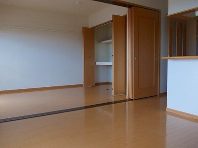 【内装】 | ラフォーレ東山 | 明るい室内です