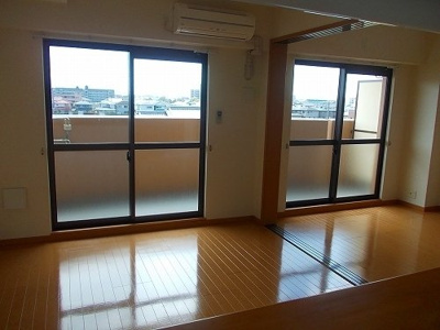 【居間・リビング】 | ラフォーレ東山 | ゆったり過ごせる居間です