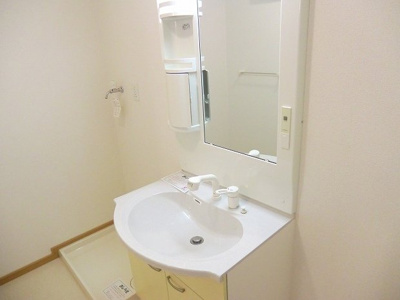 【洗面所】 | ラフォーレ東山 | 明るい洗面所です