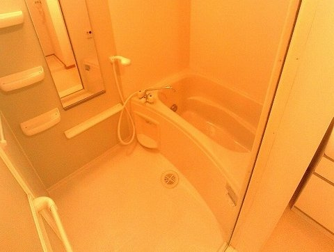 カレントの浴室