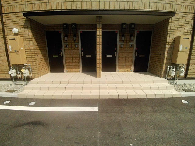 マ・メゾン岩屋のエントランス