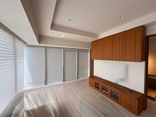 大阪ひびきの街　ザ・サンクタスタの居間・リビング|リビングダイニング（TVボード撤去応相）