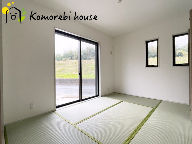 川島町下伊草　新築一戸建て　いろどりアイタウン　04の和室|日本らしい落ち着いた雰囲気の和室です