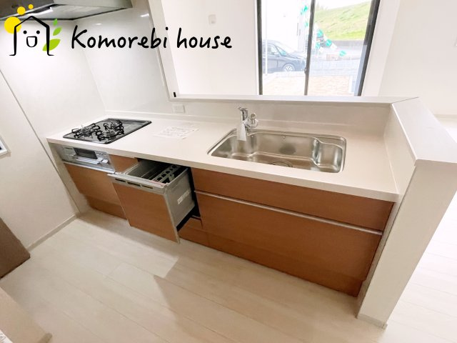 川島町下伊草　新築一戸建て　いろどりアイタウン　04のキッチン|コンパクトなキッチンで掃除もラクラク