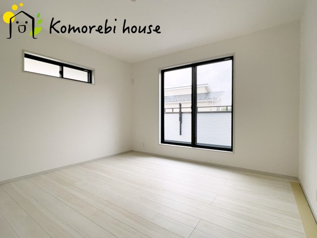 川島町下伊草　新築一戸建て　いろどりアイタウン　04の寝室|広くて明るい寝室