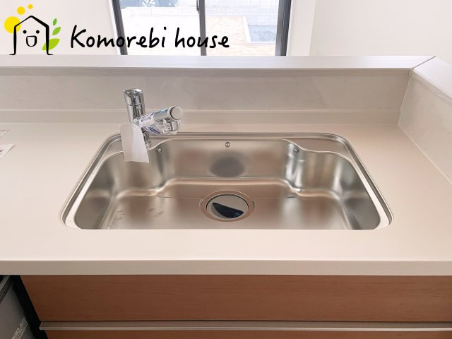 川島町下伊草　新築一戸建て　いろどりアイタウン　04のキッチン|コンパクトなキッチンで掃除もラクラク