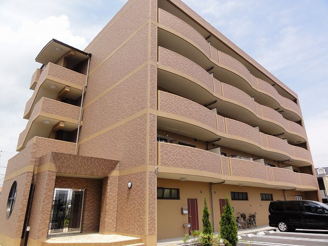 ラフォーレ東山の外観