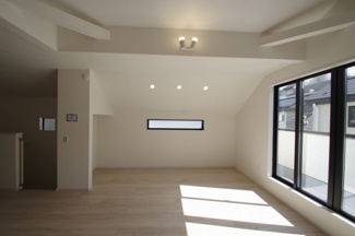 【居間・リビング】 | 【仲介手数料無料！！】府中市分梅町2丁目　新築戸建て（全1棟）1号棟　6499万円