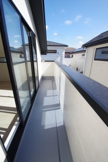 【バルコニー】 | 【仲介手数料無料！！】府中市分梅町2丁目　新築戸建て（全1棟）1号棟　6499万円 | 南面バルコニー