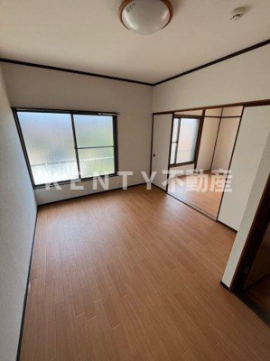 【居間・リビング】 | 西六郷3丁目戸建て | ゆったり過ごせる居間です