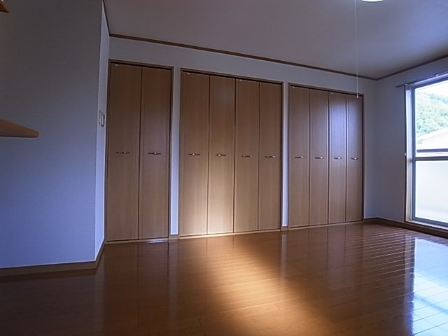 神戸市北区鈴蘭台東町２丁目のアパート
