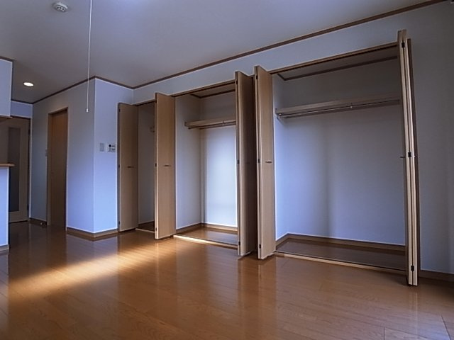 神戸市北区鈴蘭台東町２丁目のアパートの収納|クローゼット