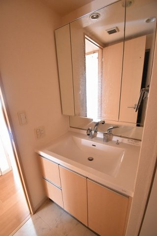 カスタリアタワー長堀橋の洗面所|※建物内別間取参考写真