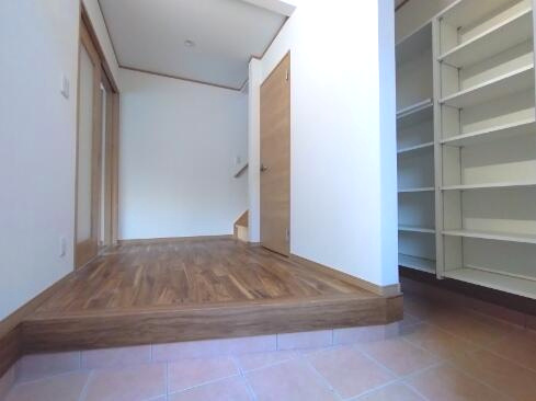 【玄関】 | 玄関ホールとシューズクローク