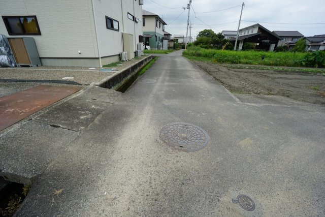 庄内町3丁目　売土地の前面道路含む現地写真