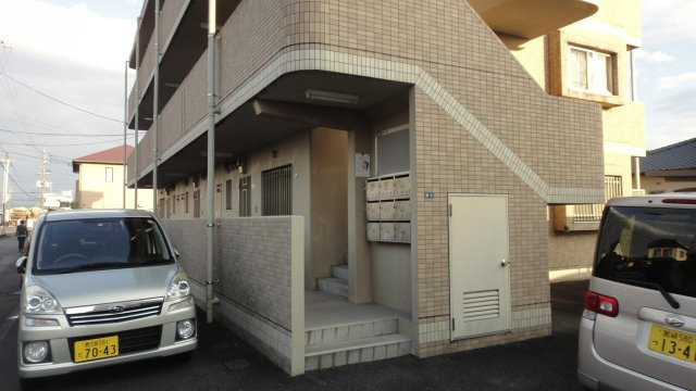 Y＆Mデイジーのエントランス|建物入り口