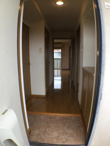 Y＆Mデイジーの居間・リビング|玄関