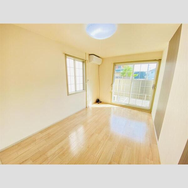 姫路市井ノ口のハイツの居間・リビング