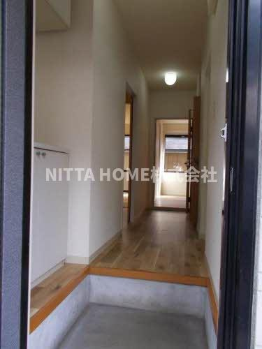 エスト　かわらまちの玄関|シューズボックス付きの玄関です◇