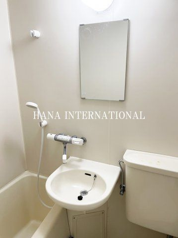 ウィンベルソロ国分寺1の洗面所|※別号室参考写真です