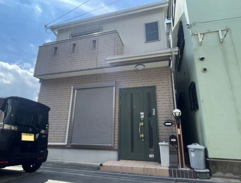 堺市東区日置荘北町  戸建ての外観|約8ｍの広々とした前面道路　駐車の際の切り返しも安心です