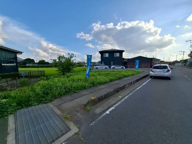 土地 川越市古市場の前面道路含む現地写真|お好きなハウスメーカーで建築可能です