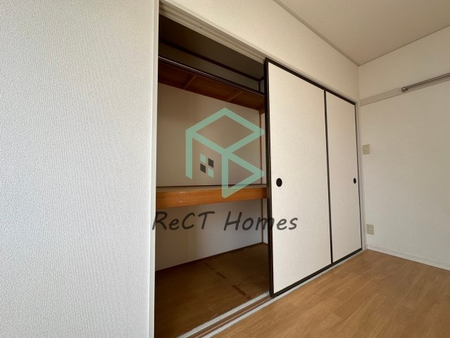 メゾン堀川 A棟の収納