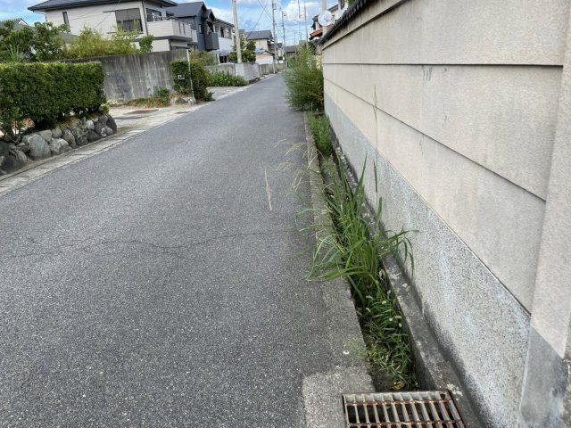 久保田町2丁目　売土地の前面道路含む現地写真