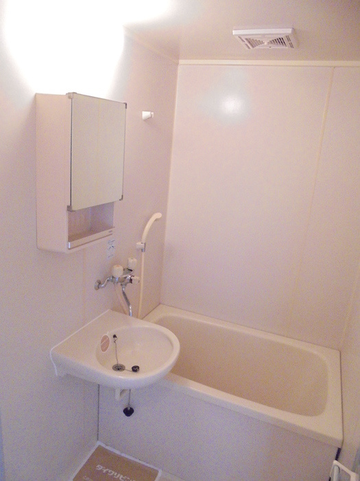 姫路市飾磨区阿成のハイツの浴室