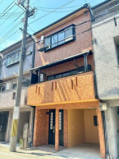 南寺方南通3丁目　中古一戸建ての外観|新しい生活にいかがでしょうか？外観はお住まいの顔になります。こだわりたいポイントですね。外壁塗装や屋根塗装のご相談も承っております。
■現地内覧・資金計画相談・住宅ローン相談もお問合せ受付中■