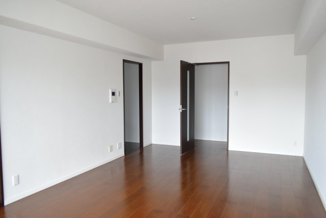 小平市小川町１丁目の中古マンションの居間・リビング