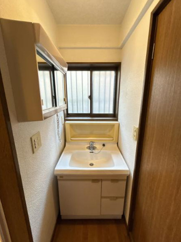 売中古戸建　中央区中沢町の独立洗面台