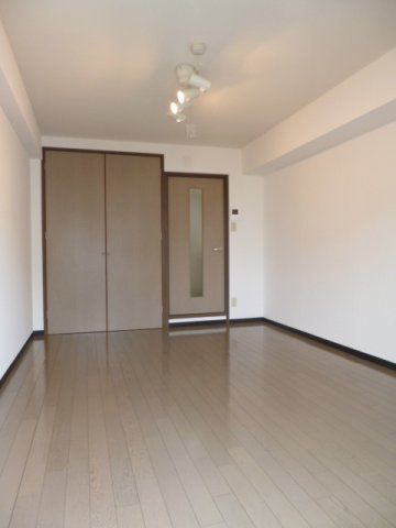 熊本市中央区九品寺１丁目の賃貸マンションの居間・リビング