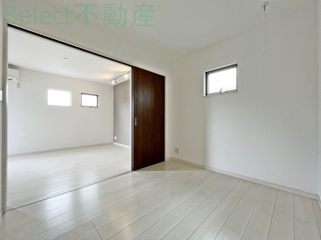 Cherim 庄内通の内装