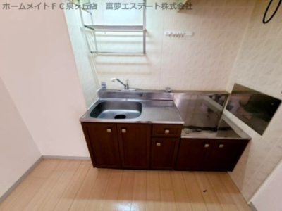 【キッチン】 | ネオグレイス | キッチンと冷蔵庫スペース
※イメージ　反転タイプのお部屋の写真